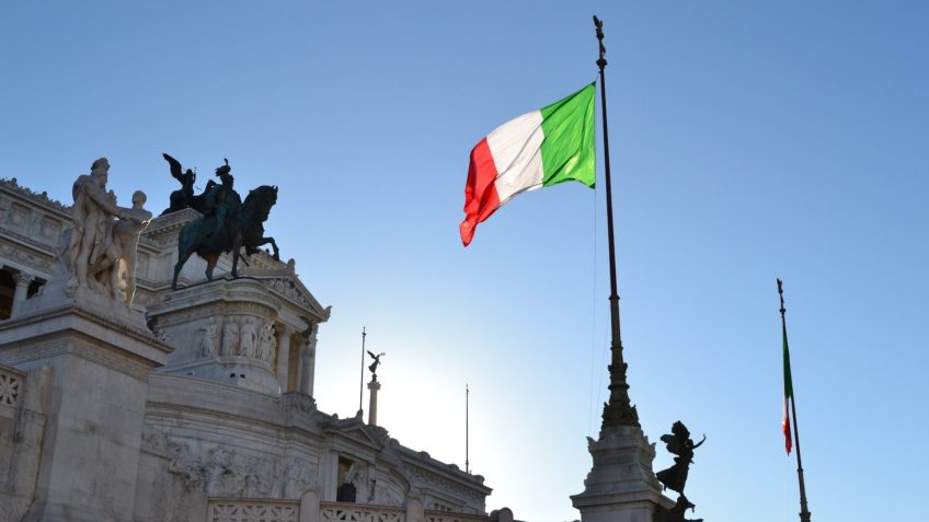 Mexican flag vs Italian flag