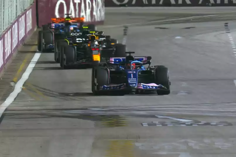 Singapore Grand Prix with Spanish dominance by Carlos Sainz