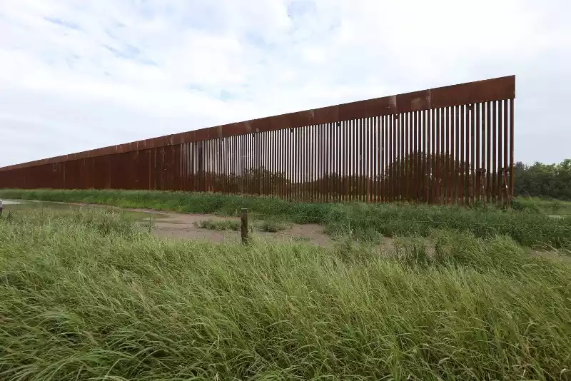Joe Biden approves the expansion of the border wall of the United States