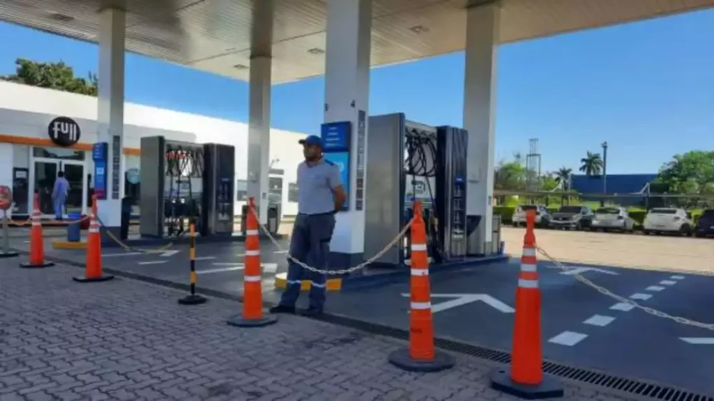 Gasoline Shortage in Argentina: No Dollars