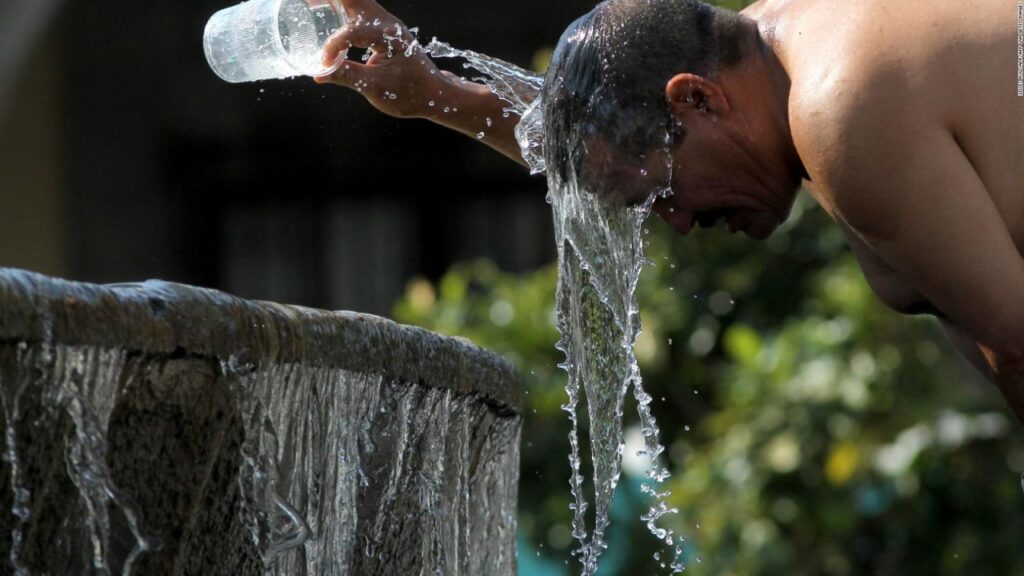 Heat Waves in Mexico: Extreme Temperature